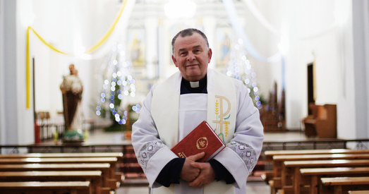 70-гадоваму святару Генрыху Акалатовічу прад'явілі абвінавачванне — ён застаецца пад вартай