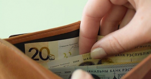 Экс-кіраўнік Нацбанка Беларусі: «Нас чакаюць цяжкія гады. Заробкі будуць падаць»