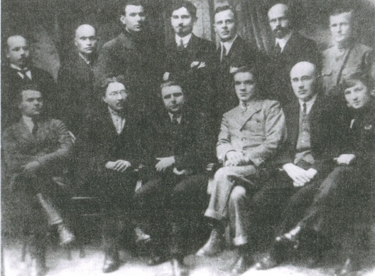 Дэлегацыя партыі эсэраў на канферэнцыі ў Празе. Тамаш Грыб у цэнтры. Фота: radabnr.org Дэлегацыя партыі эсэраў на канферэнцыі ў Празе. Тамаш Грыб у цэнтры. Фота: radabnr.org