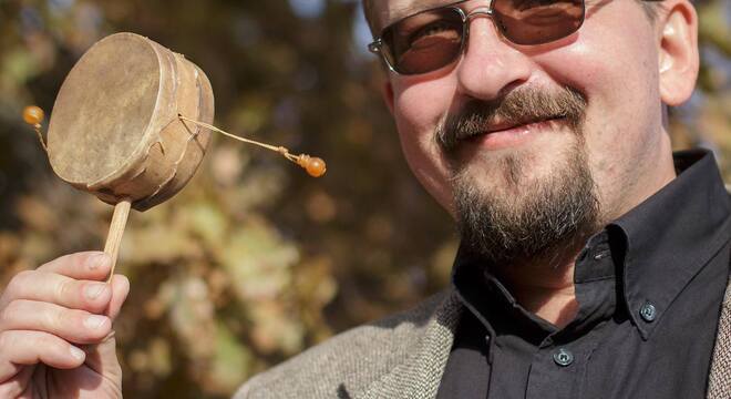 Палітолаг Ігар Тышкевіч распавеў, што рабілі рускія войскі ў захопленым пасёлку Тышкевіч: «Адзін мой сусед выйшаў папаліць — яго застрэлілі, другі выносіў смецце — яго застрэлілі»