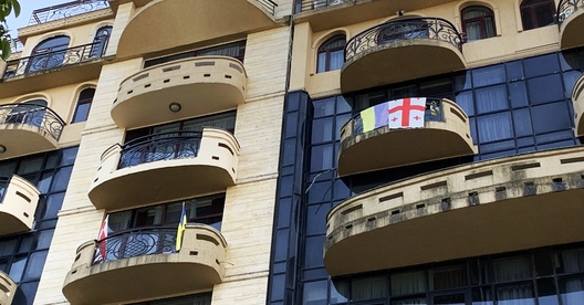 5/8 img_0194_4_logo.jpg