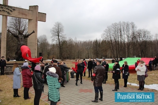 Тэатралізаванае прадстаўленне ў мемарыяльным комплексе «Шунеўка» Докшыцкага раёна. Фота dokshitsy.by Тэатралізаванае прадстаўленне ў мемарыяльным комплексе «Шунеўка» Докшыцкага раёна. Фота dokshitsy.by