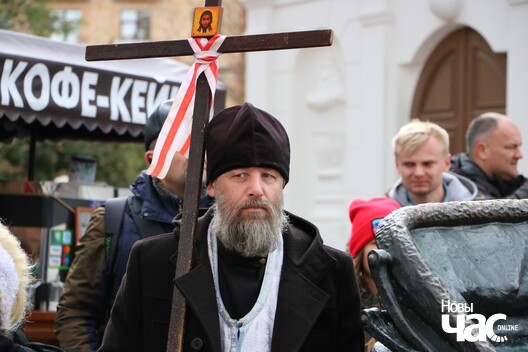 11/24 img_0358_1280x853_logo.jpg