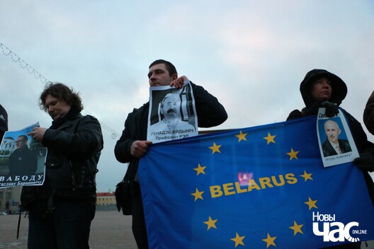 2/8 img_0402_1280x853_logo.jpg