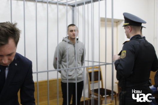 Мікіта Емяльянаў падчас суда. Фота МІкалая Дзядка Мікіта Емяльянаў падчас суда. Фота МІкалая Дзядка