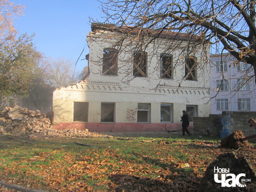 img_1200_logo.jpg img_1200_logo.jpg