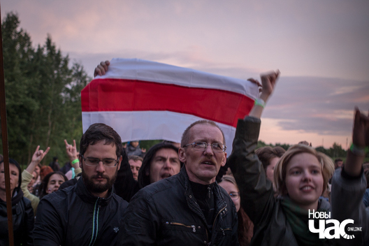 21/25 img_1562_1_logo.jpg