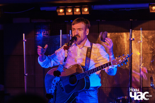 16/22 img_1574_logo.jpg