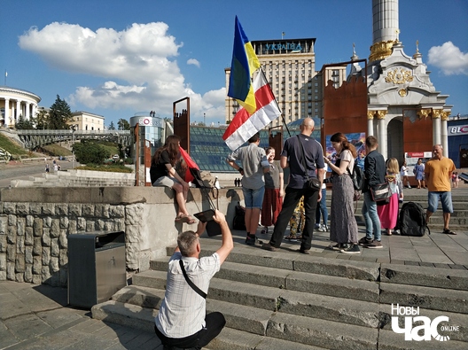 2/6 img_20190727_171218_logo.jpg