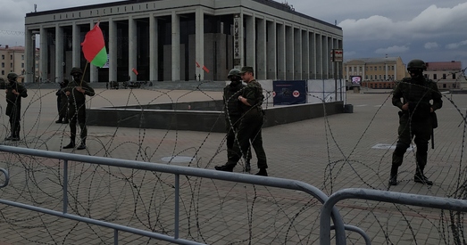 Усаў: У ідэале ўлады хацелі б, каб 50–100 тысяч чалавек пакінулі Беларусь