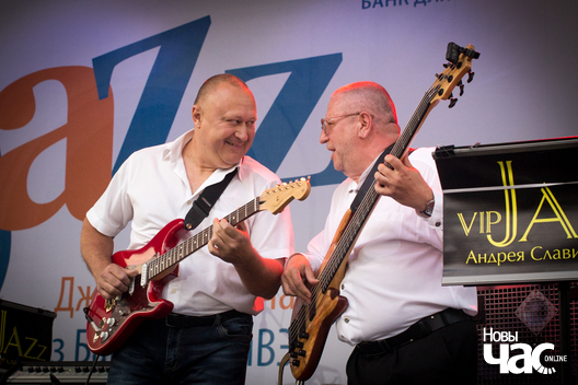 11/18 img_2502_1_logo.jpg