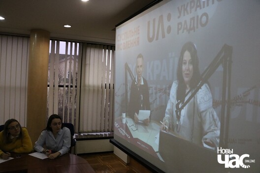 14/16 img_2781_1280x853_logo.jpg