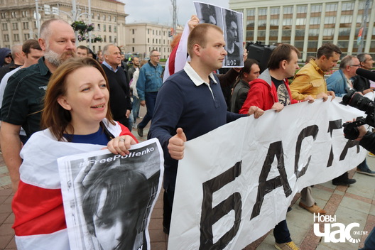 1/4 img_3307_logo.jpg