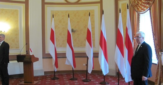 Адзіны ад дэмакратаў: хто першы?