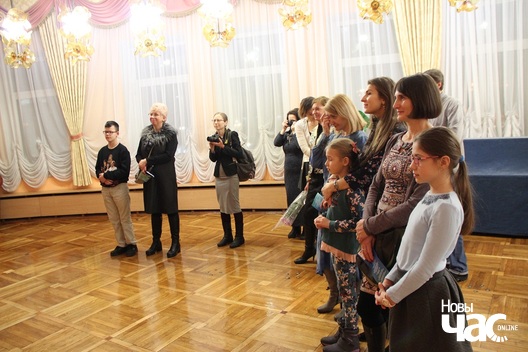 7/10 img_4297_1_logo.jpg