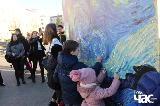 3/7 img_4692_logo.jpg