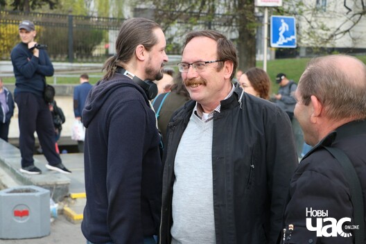 3/13 img_4891_1280x853_logo.jpg