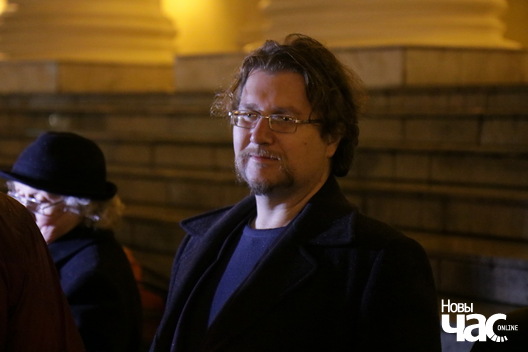 9/32 img_6353_1_logo.jpg