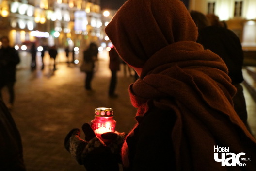 7/32 img_6357_logo.jpg