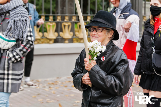 16/23 img_6782_logo.jpg