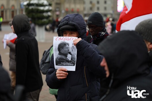 17/38 img_7944_1280x853_logo.jpg