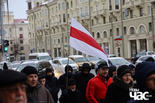 36/38 img_8090_1280x853_logo.jpg