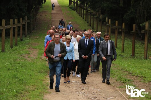 img_8535_1280x853_logo.jpg img_8535_1280x853_logo.jpg