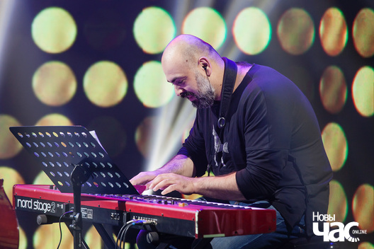 2/5 img_8661_logo.jpg