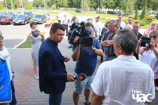 img_9402_1_logo.jpg img_9402_1_logo.jpg