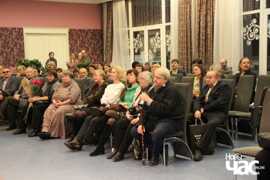 19/20 img_9544_logo.jpg