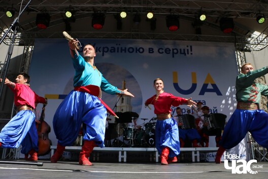 16/21 img_9550_1024x683_logo.jpg