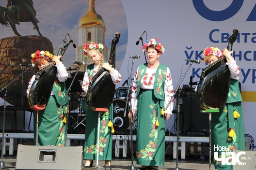 20/32 img_9944_1280x853_logo.jpg