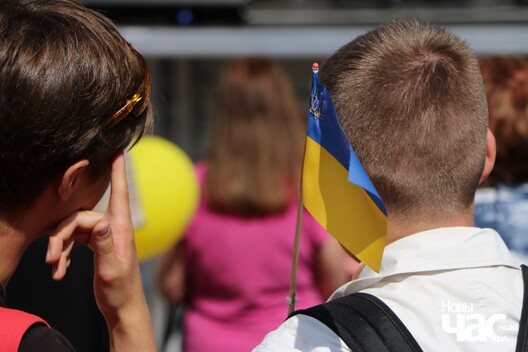 23/32 img_9950_1280x853_logo.jpg