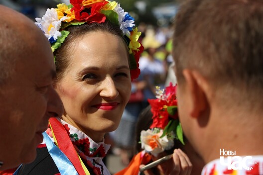 24/32 img_9952_1280x853_logo.jpg