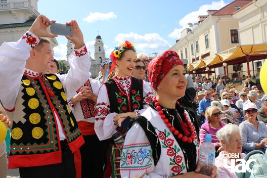 26/32 img_9954_1280x853_logo.jpg