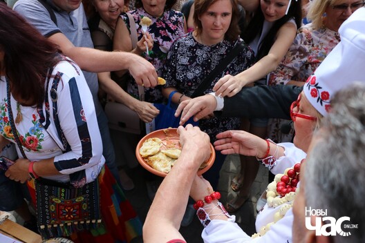 28/32 img_9967_1280x853_logo.jpg