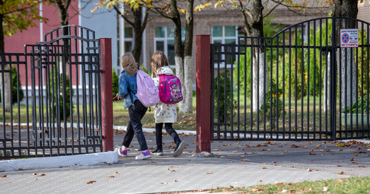 Колькі каштуе сабраць дзяцей у школу?