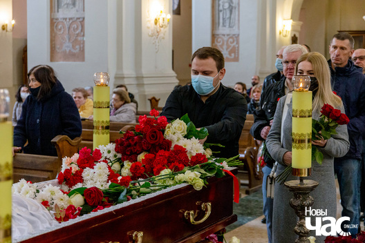 4/15 imgl7669_logo.jpg