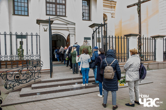 13/15 imgl7692_logo.jpg