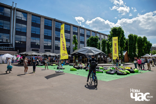 23/30 imgl9411_logo.jpg