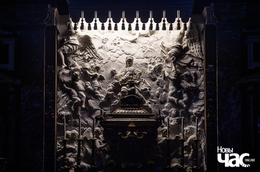 Саркафаг з парэшткамі святога Казіміра Саркафаг з парэшткамі святога Казіміра