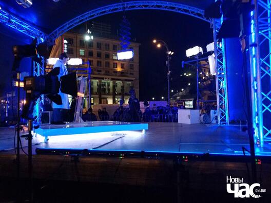 4/7 kanal_1_1_poroszenko_studija_na_majdane_logo.jpg