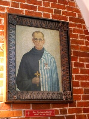 kolobrzeg__bazylika_konkatedralna_wniebowziecia_najswietszej_maryi_panny___obraz_sw._maksymiliana_kolbe.jpg kolobrzeg__bazylika_konkatedralna_wniebowziecia_najswietszej_maryi_panny___obraz_sw._maksymiliana_kolbe.jpg