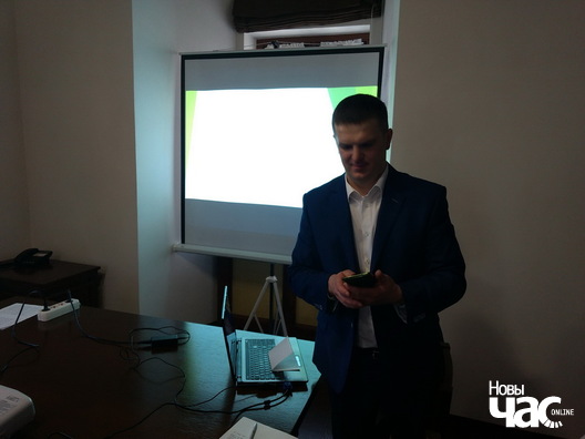 Памочнік дэпутата Віктар Янчурэвіч Памочнік дэпутата Віктар Янчурэвіч