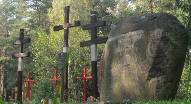 «Ніякіх помнікаў і крыжоў у Курапатах не будзе!» «Ніякіх помнікаў і крыжоў у Курапатах не будзе!»