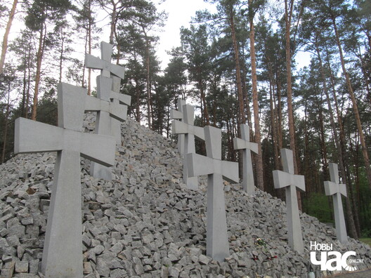 3/14 kurapaty_vystava_kieu_vandrouki_15_logo.jpg