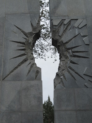 1/14 kurapaty_vystava_kieu_vandrouki_17_logo.jpg