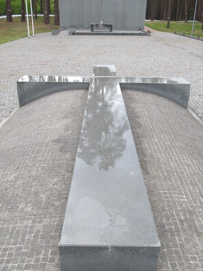 13/14 kurapaty_vystava_kieu_vandrouki_20_logo.jpg