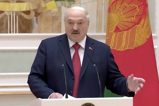 Скрыншот відэа «Пул першага». Скрыншот відэа «Пул першага».