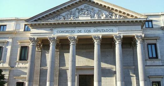 Каталонскую, баскскую і галісійскую мовы ўзаконілі ў іспанскім парламенце